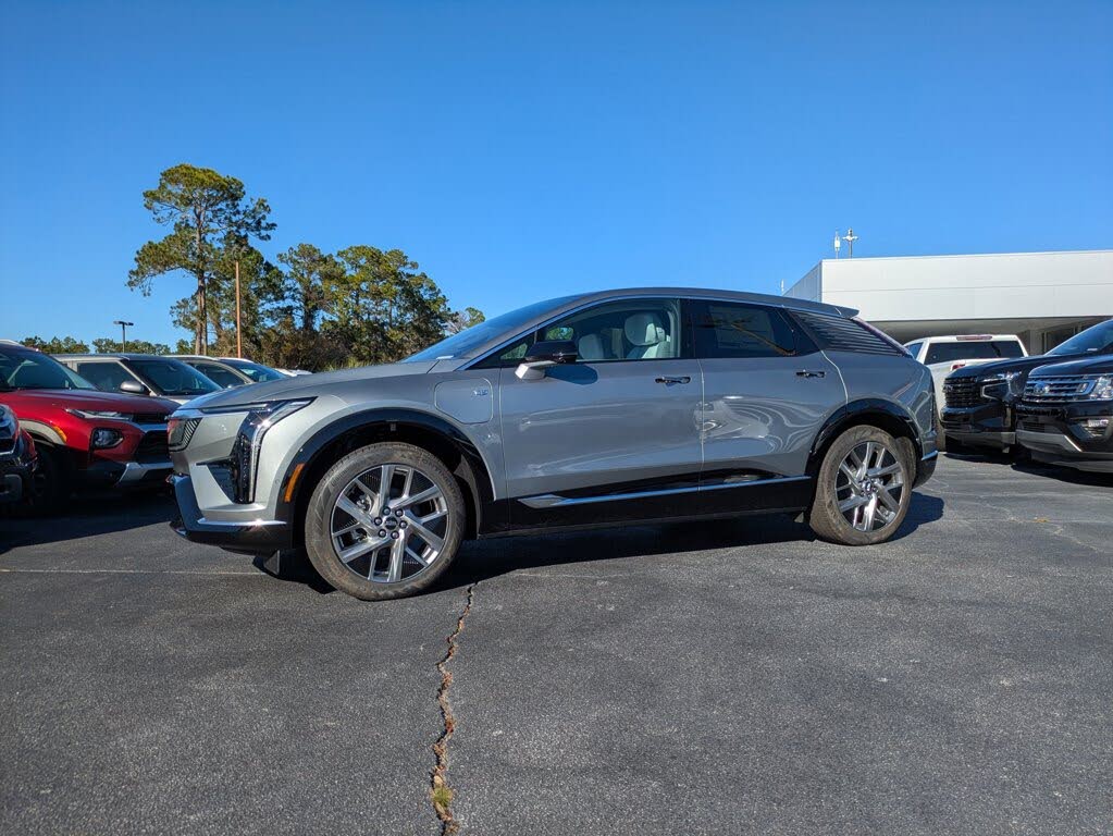 2026 Cadillac OPTIQ Luxury RWD