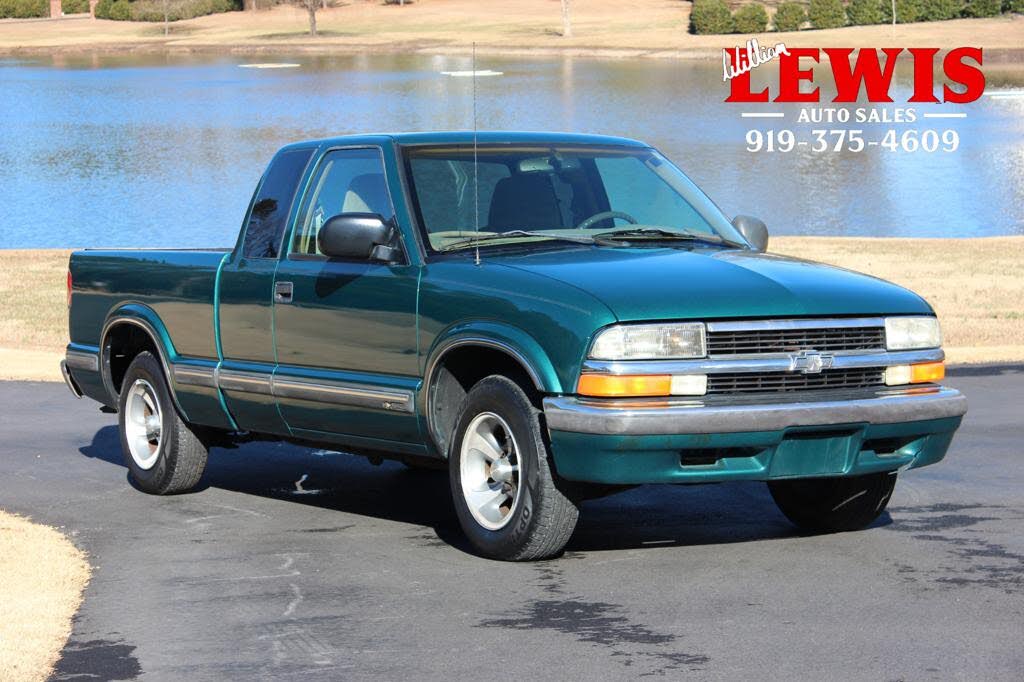 1998 Chevrolet S-10 LS Extended Cab RWD