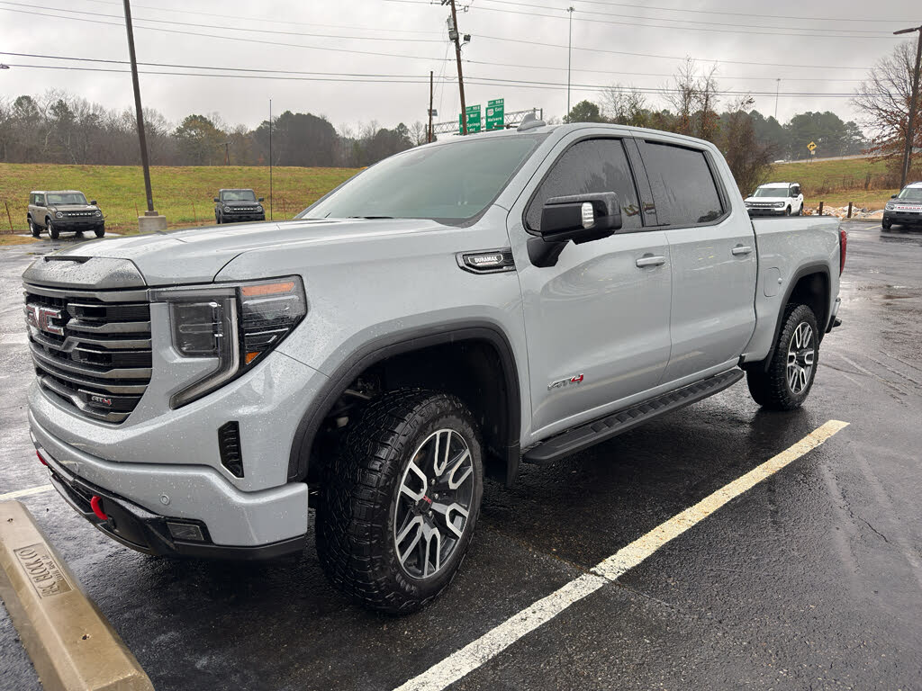 2024 GMC Sierra 1500 AT4 Crew Cab 4WD