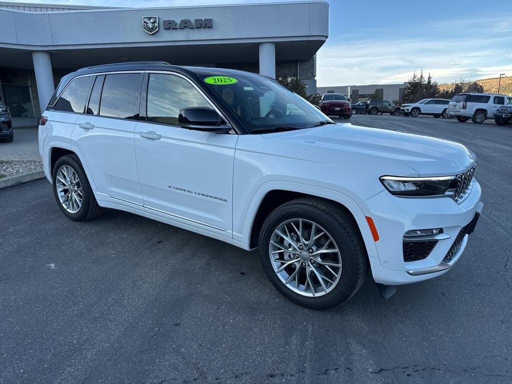 2025 Jeep Grand Cherokee Summit 4WD