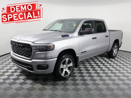 RAM 1500 Tradesman Crew Cab 4WD 2025