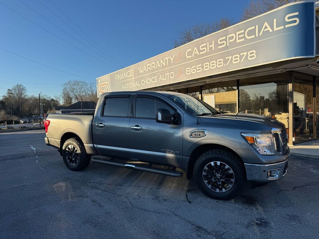 2017 Nissan Titan SV Crew Cab 4WD