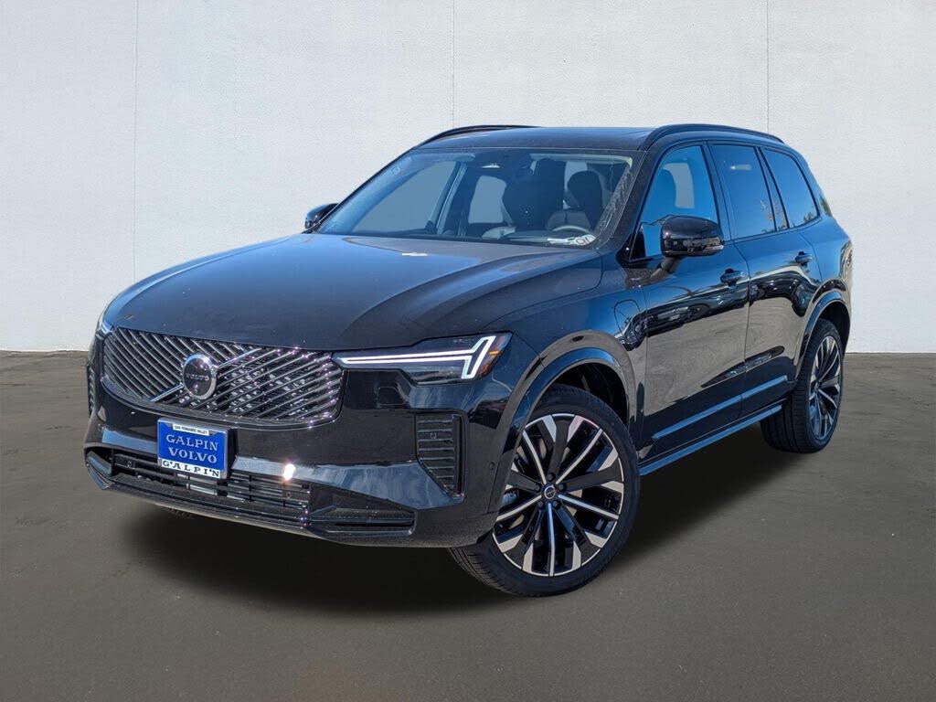 2026 Volvo XC90 B6 Ultra Dark 7-Passenger AWD