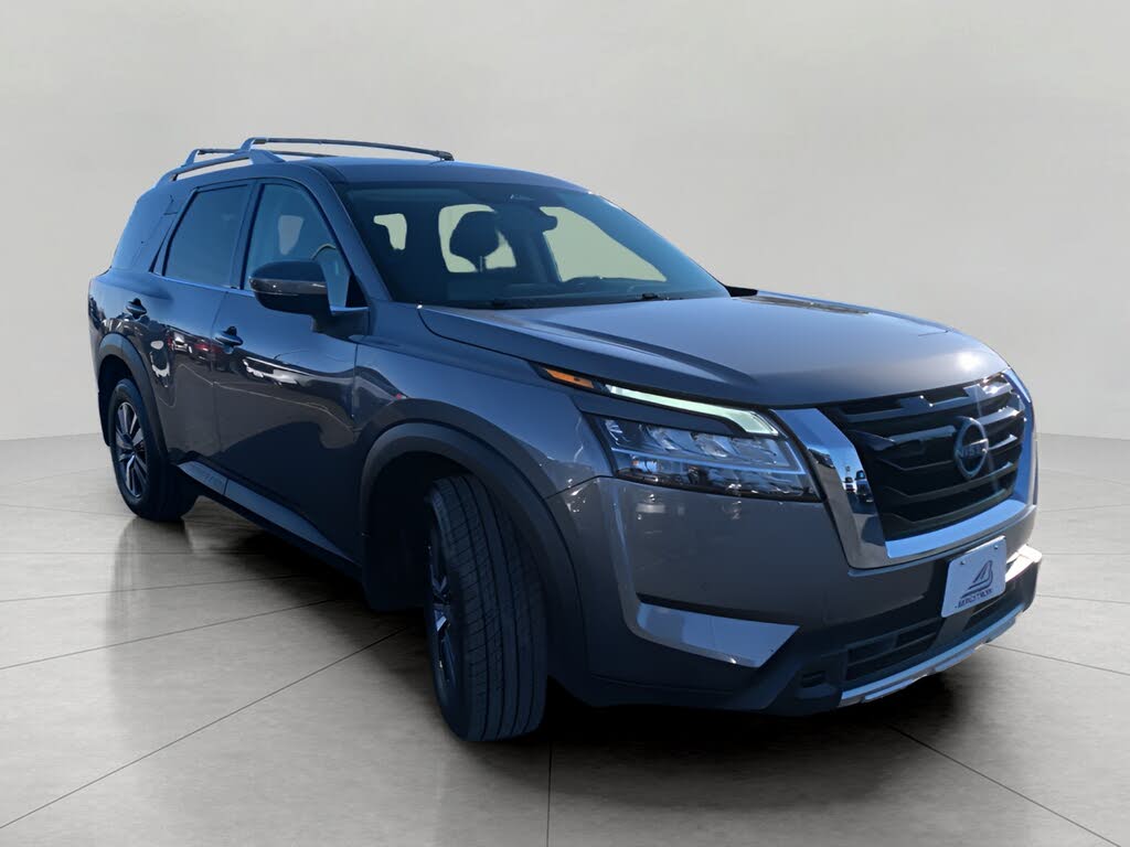 2023 Nissan Pathfinder SL 4WD