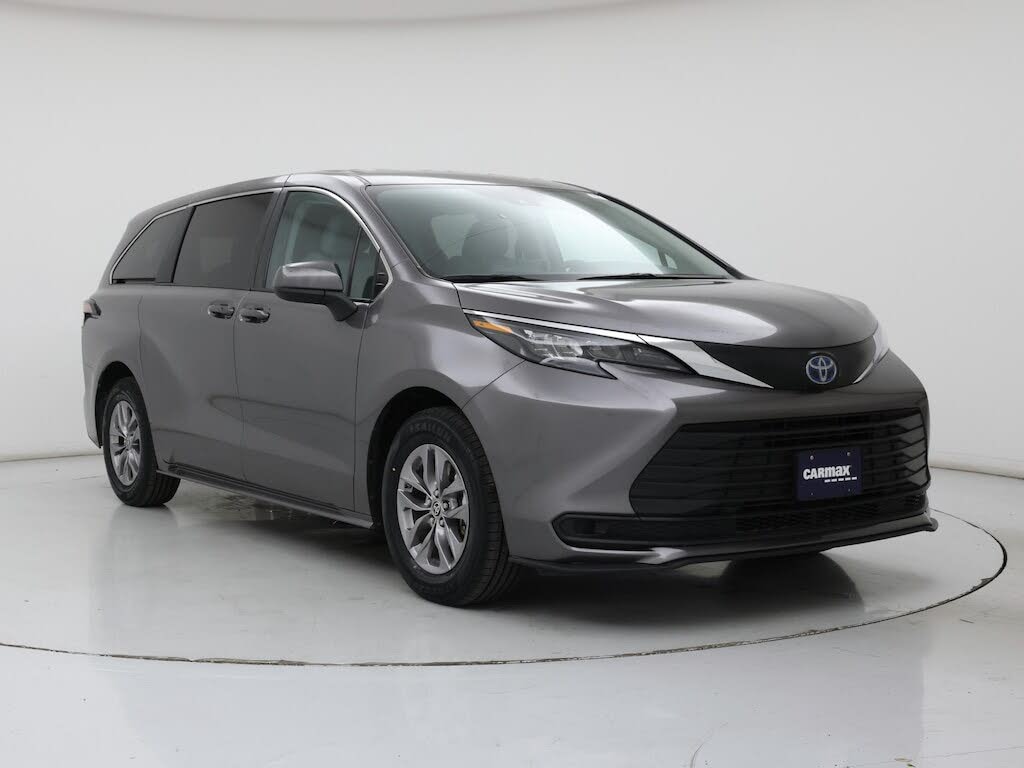 2024 Toyota Sienna LE 8-Passenger FWD
