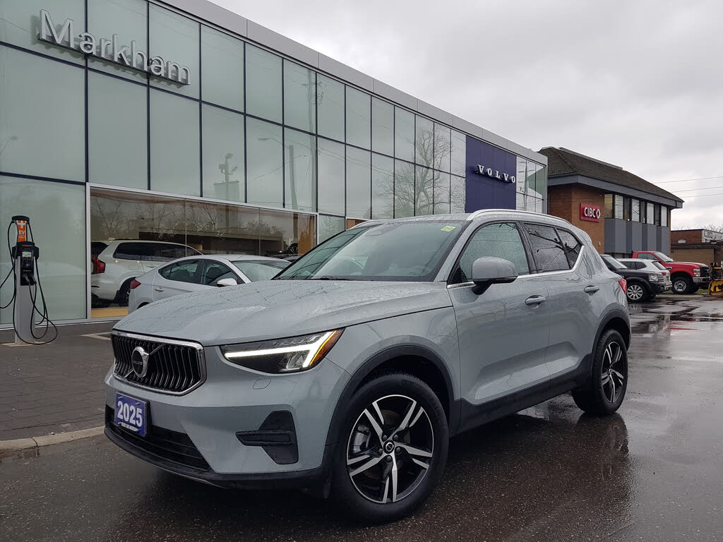 Volvo XC40 B5 Core Bright Theme AWD 2025