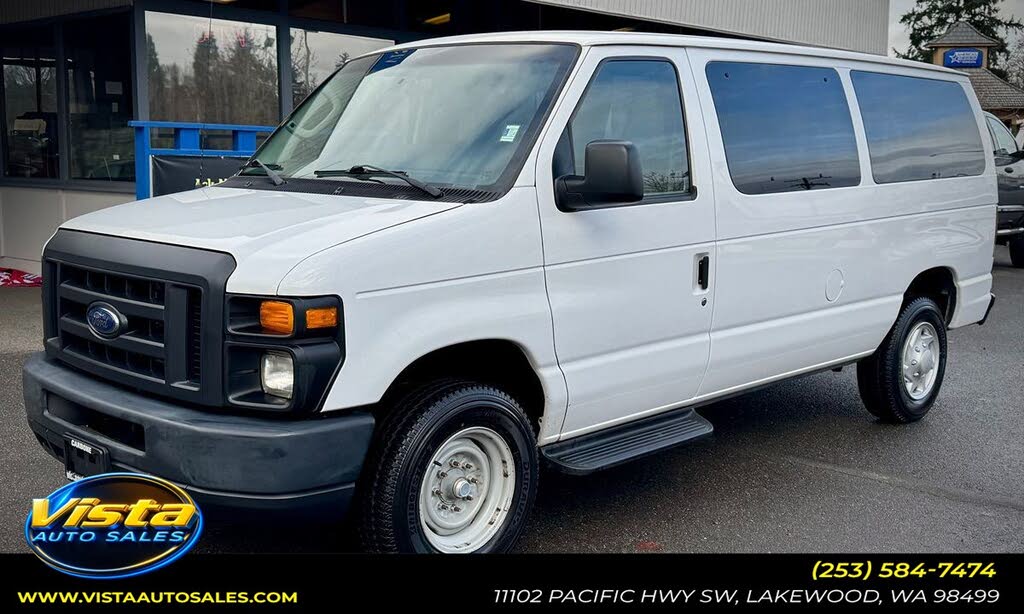 2013 Ford E-Series E-350 XLT Super Duty Passenger Van