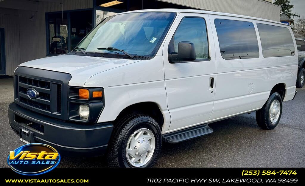 2013 Ford E-Series E-350 XLT Super Duty Passenger Van