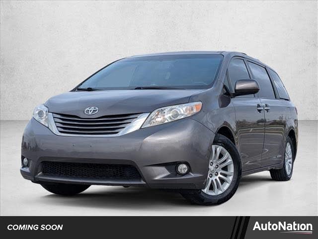 2015 Toyota Sienna XLE 7-Passenger Auto Access Seat