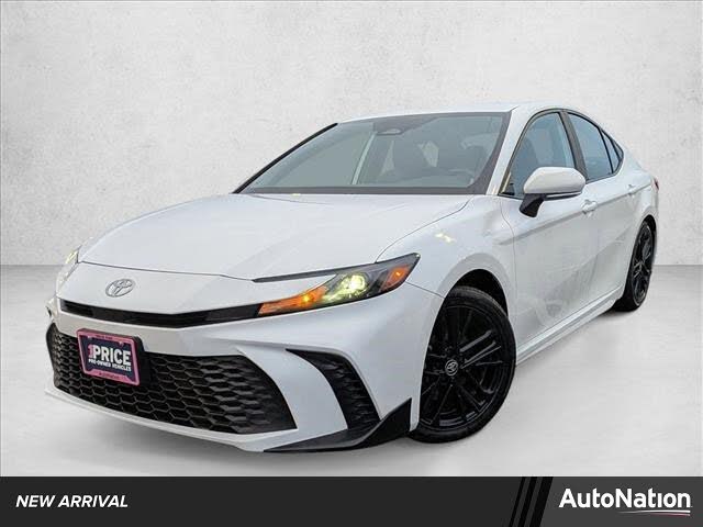 2025 Toyota Camry SE FWD
