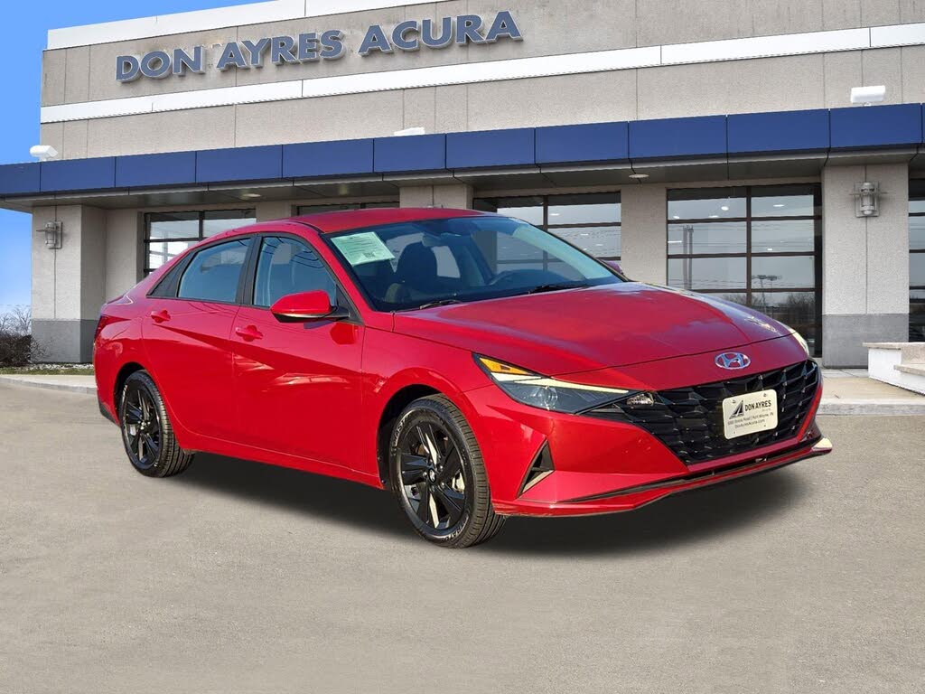 2022 Hyundai Elantra SEL FWD