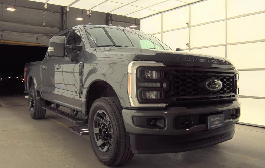 2023 Ford F-250 Super Duty Lariat Crew Cab 4WD