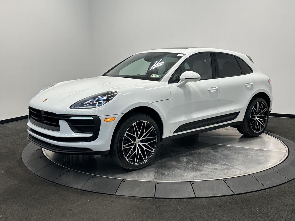 2025 Porsche Macan T AWD