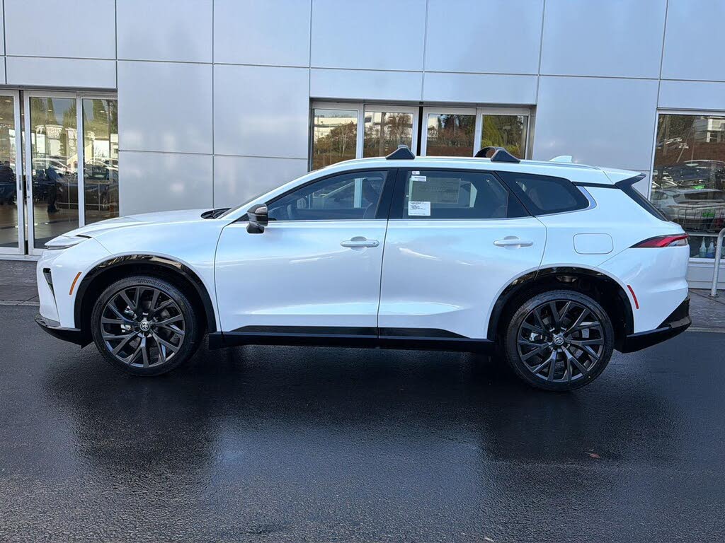 2025 Toyota Crown Signia Limited AWD