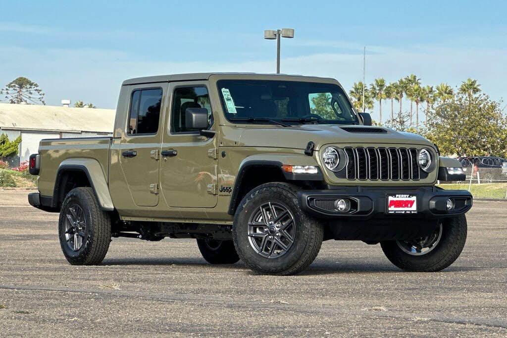 2026 Jeep Gladiator Sport S Crew Cab 4WD