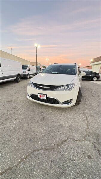 2017 Chrysler Pacifica Touring Plus FWD