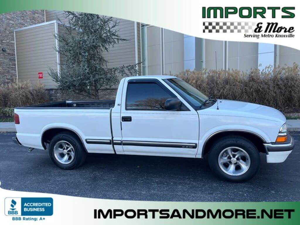 2001 Chevrolet S-10 LS RWD
