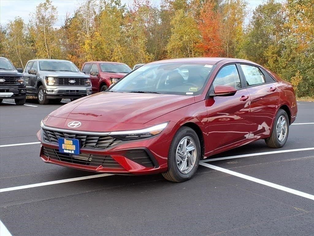 2025 Hyundai Elantra SE FWD