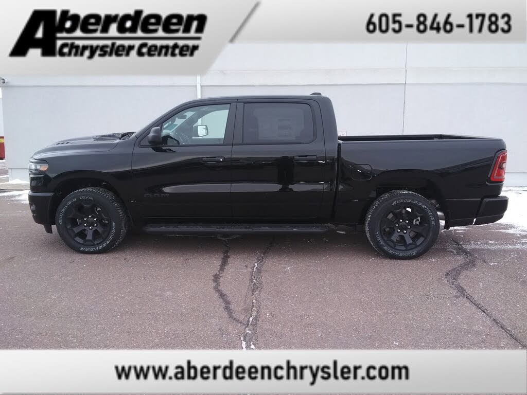 2026 RAM 1500 Express Crew Cab 4WD
