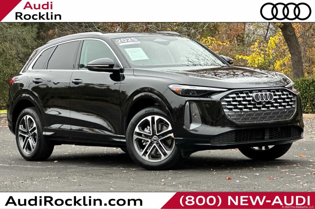 2025 Audi Q5 quattro Premium 40 TFSI