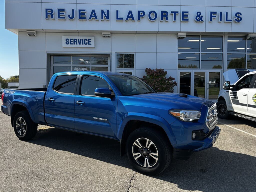 Toyota Tacoma Double Cab V6 LB SR5 4WD 2016