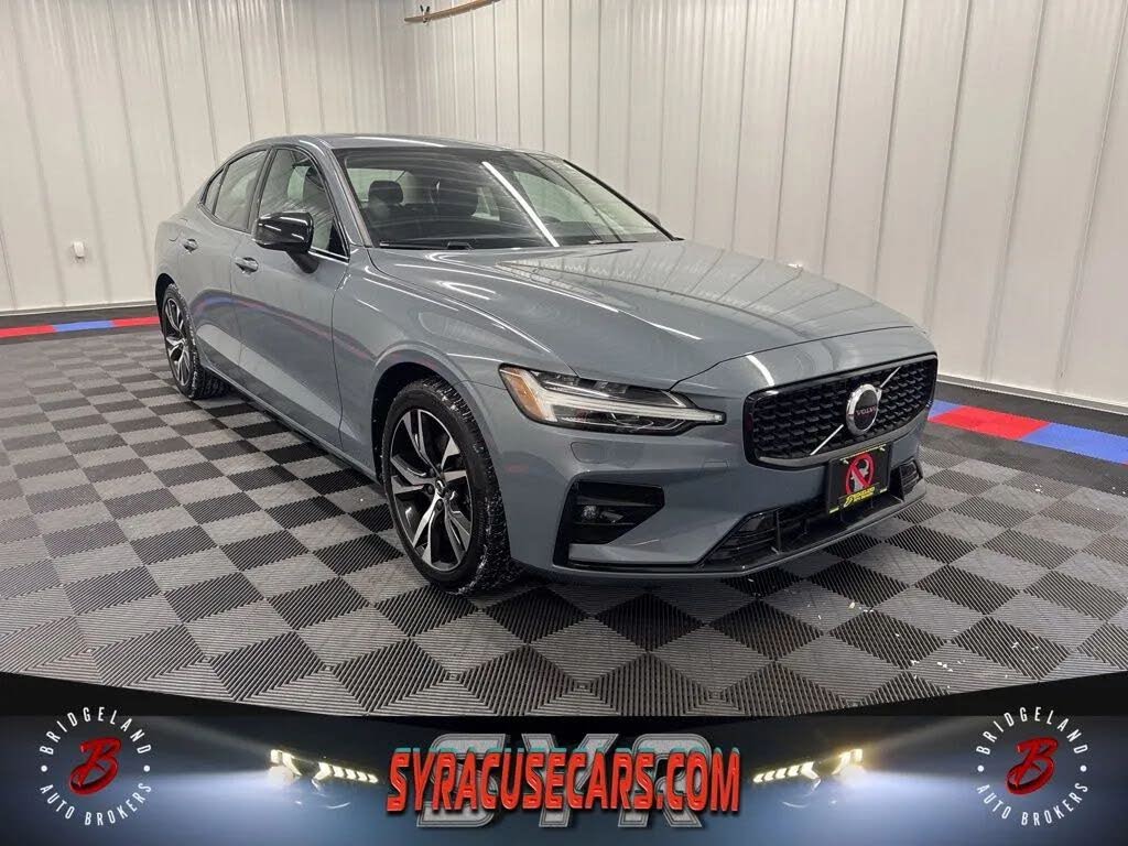 2024 Volvo S60 B5 Core Dark Theme AWD