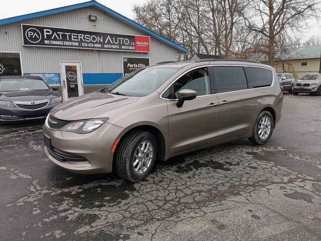 2017 Chrysler Pacifica LX FWD