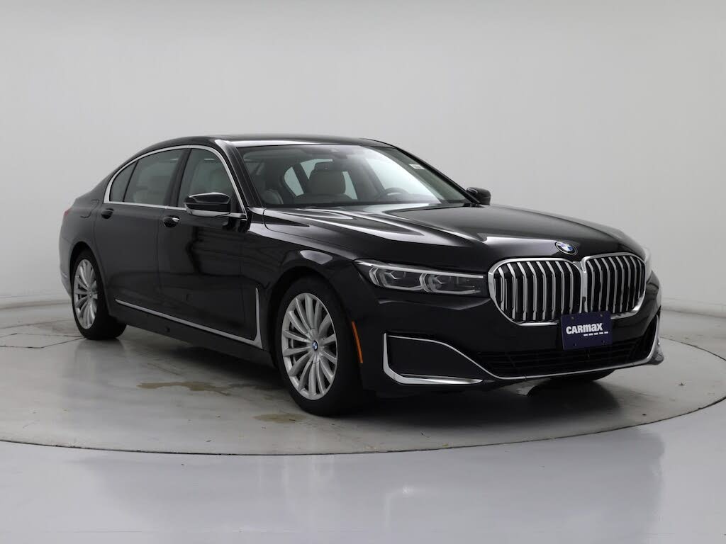 2022 BMW 7 Series 740i RWD