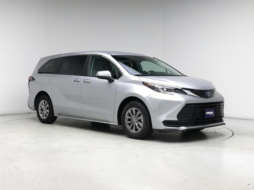 2024 Toyota Sienna LE 8-Passenger FWD