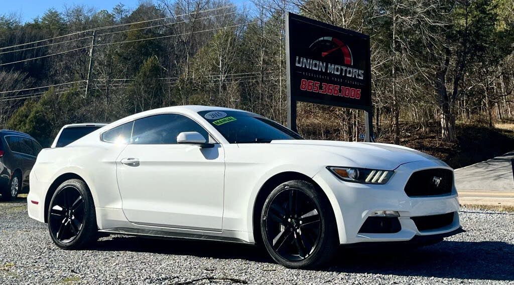 2015 Ford Mustang EcoBoost Coupe RWD