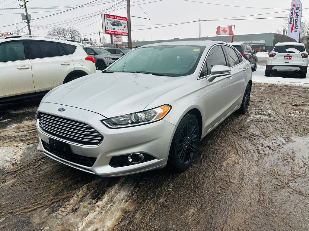Ford Fusion SE 2016