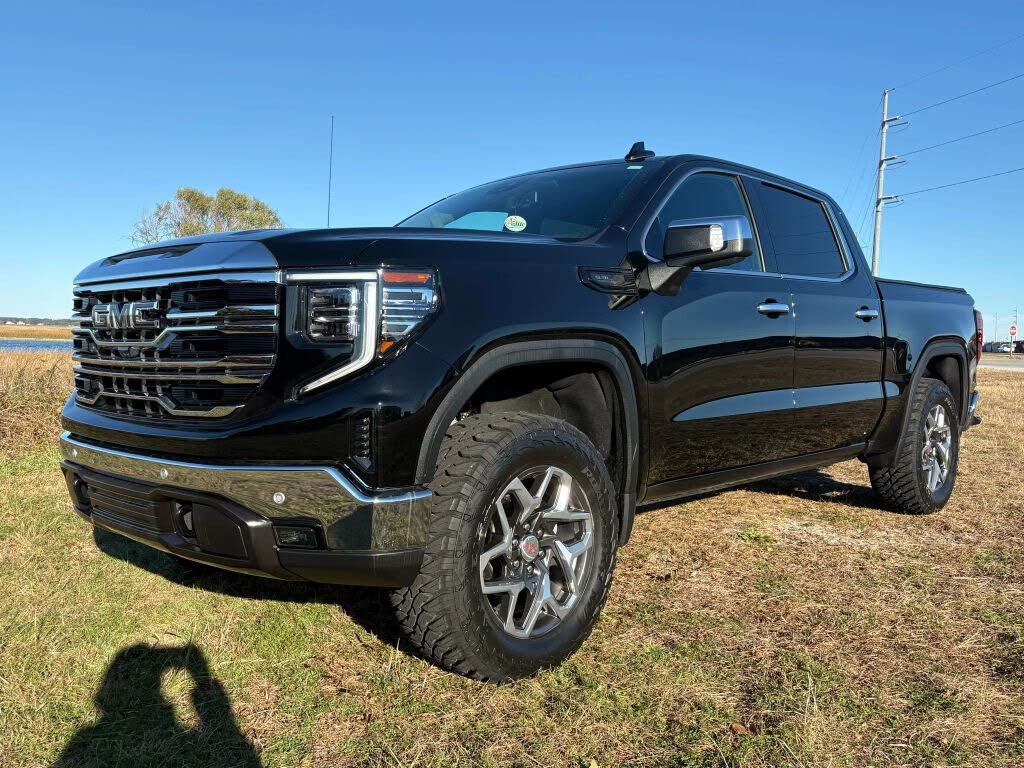 2024 GMC Sierra 1500 SLT Crew Cab 4WD