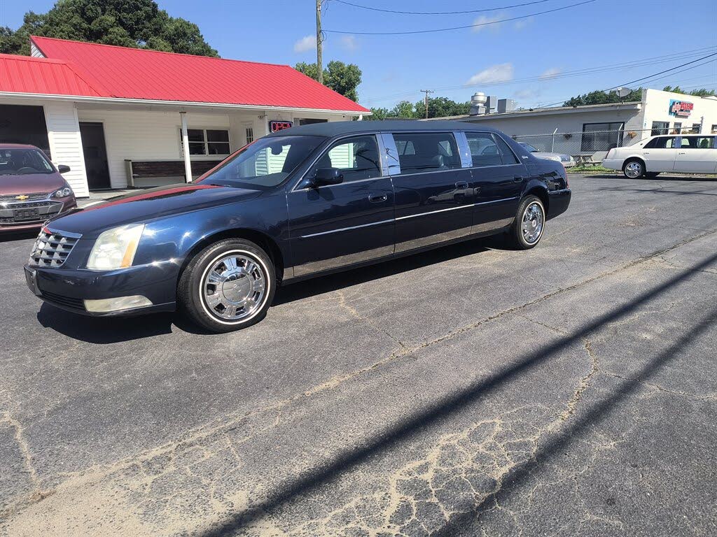 2010 Cadillac DTS Pro Coachbuilder Limo FWD