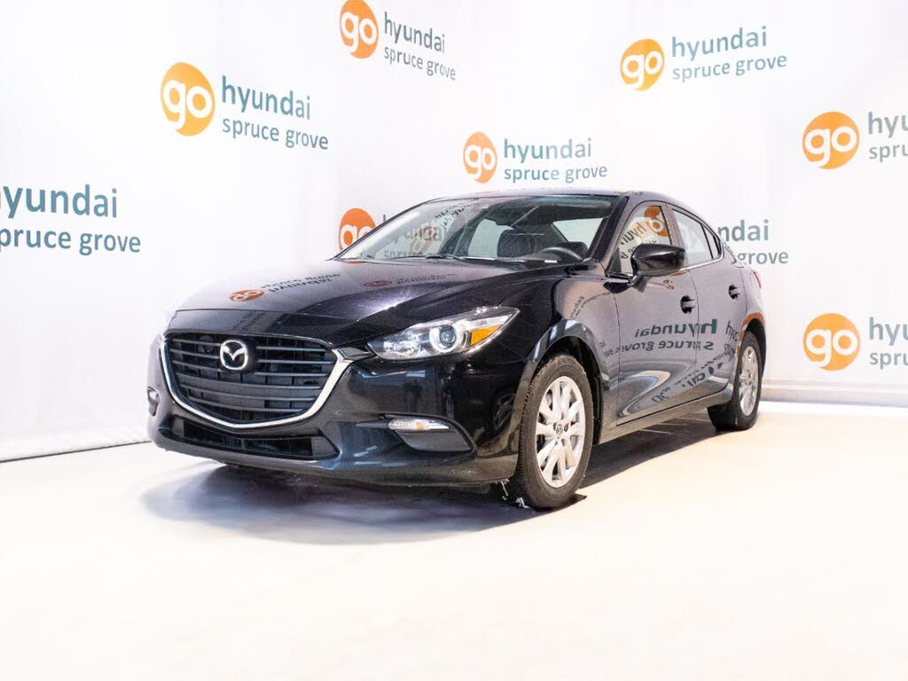 2018 Mazda MAZDA3 SE