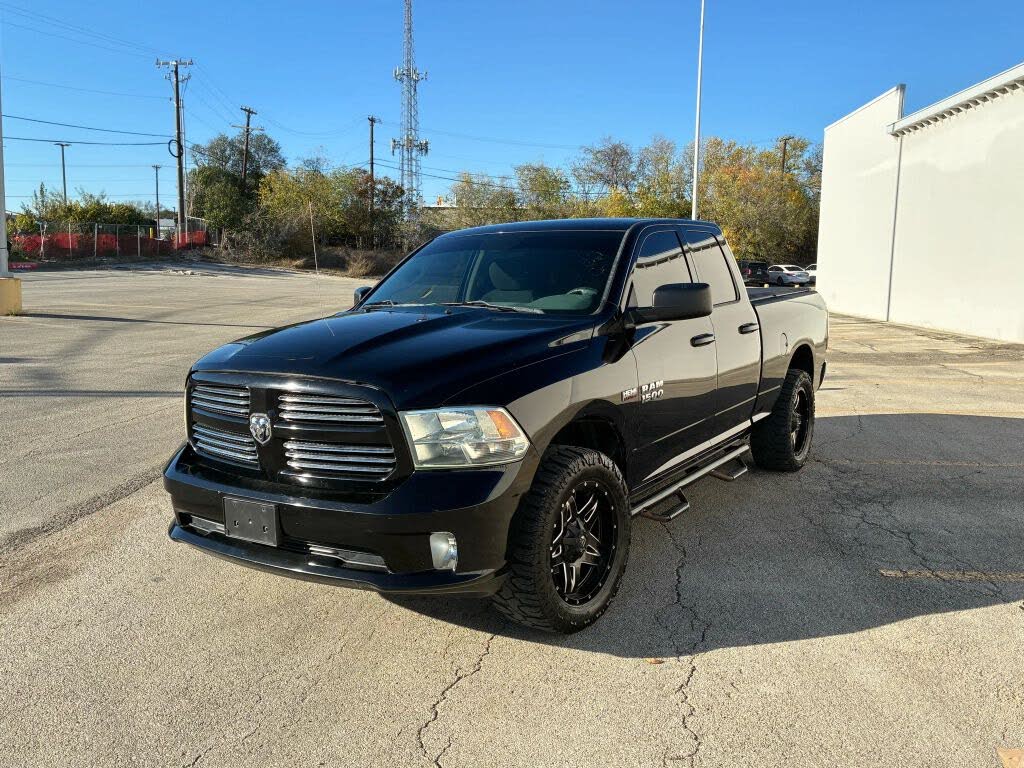 2014 RAM 1500 Express Quad Cab 4WD