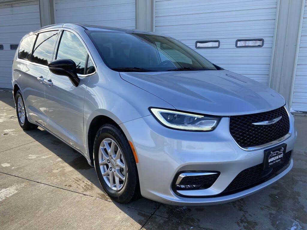 2024 Chrysler Pacifica Touring L FWD