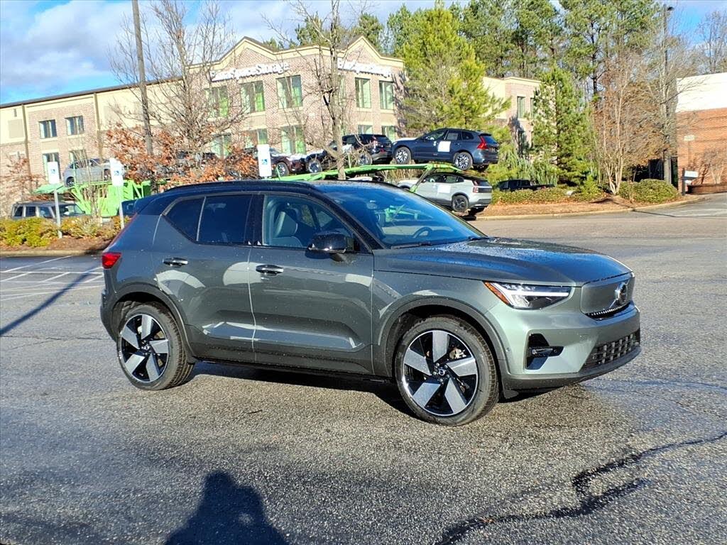 2026 Volvo EX40 Twin Plus AWD
