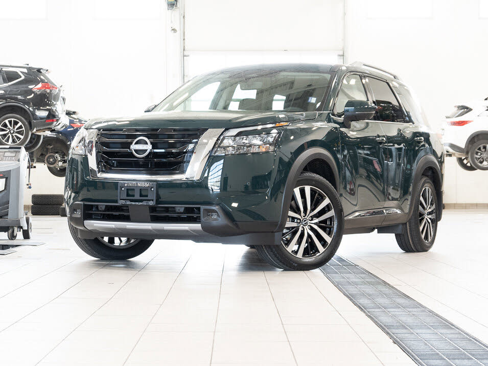 2025 Nissan Pathfinder Platinum 4WD