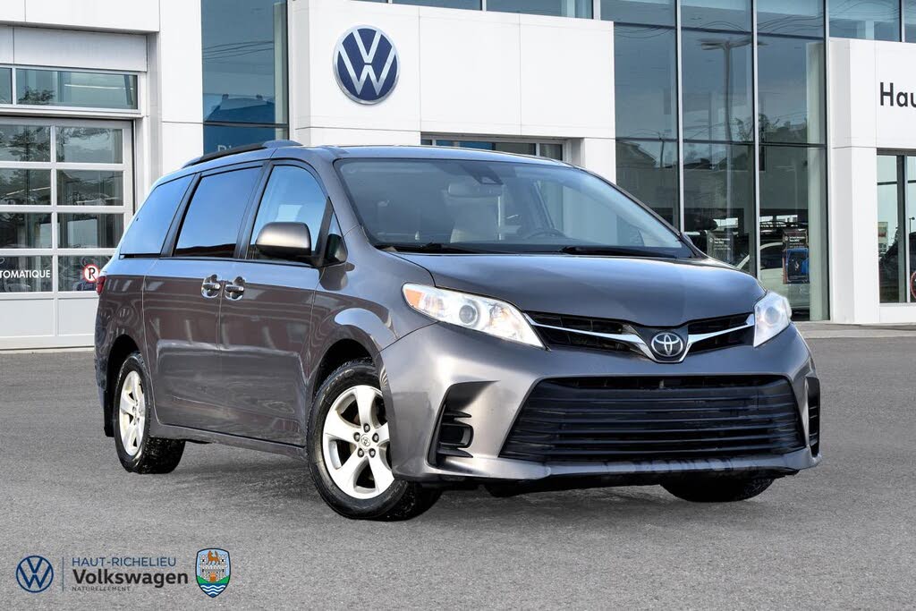 2019 Toyota Sienna LE 8-Passenger FWD