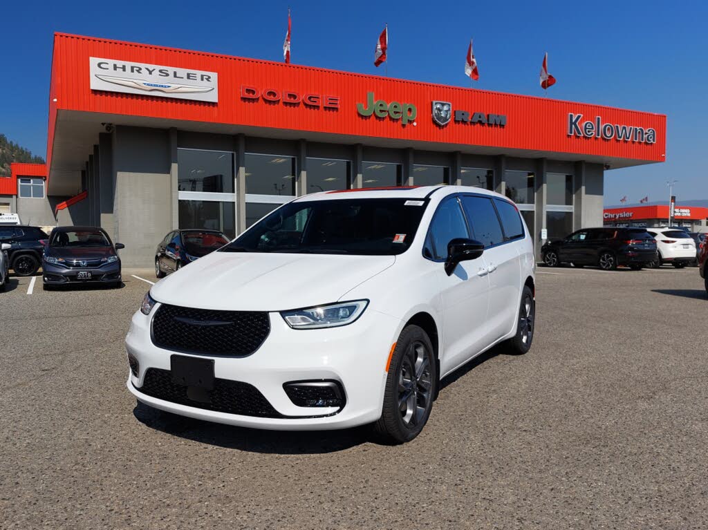 Chrysler Pacifica Select AWD 2026