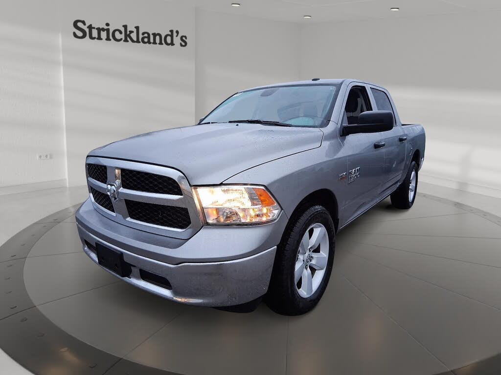 RAM 1500 Classic SLT Crew Cab 4WD 2023
