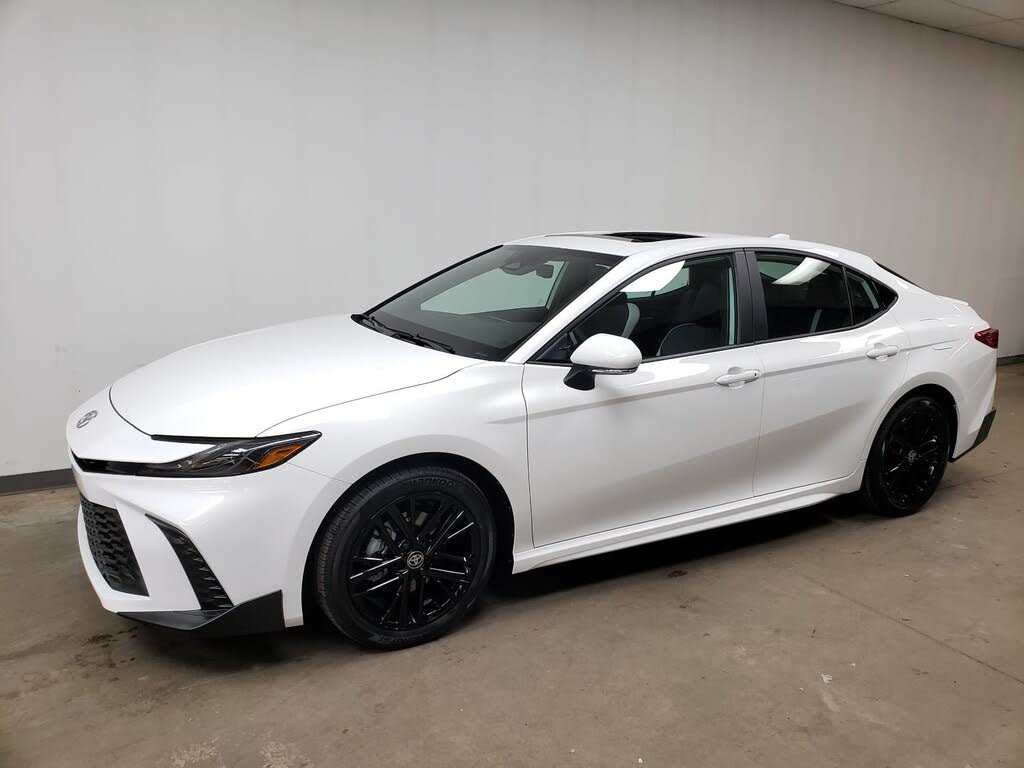 2026 Toyota Camry SE AWD