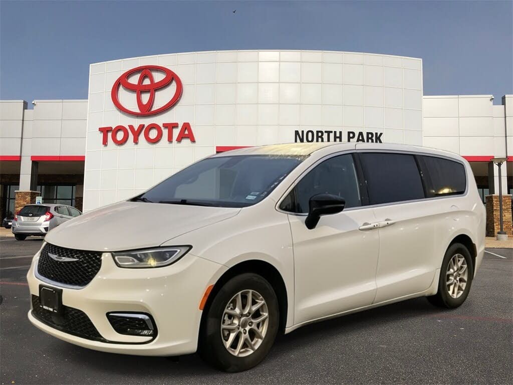 2025 Chrysler Pacifica Select FWD