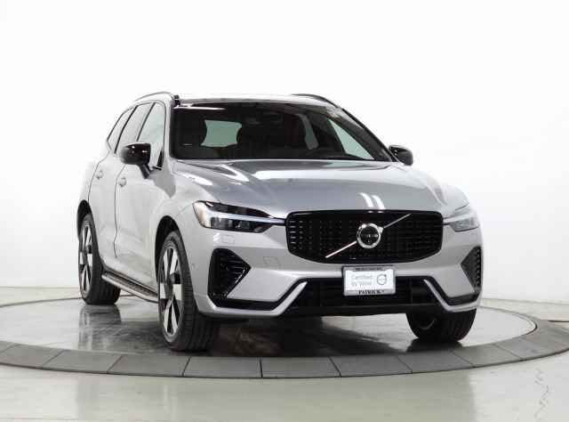 2024 Volvo XC60 Recharge T8 Ultimate Dark Theme eAWD