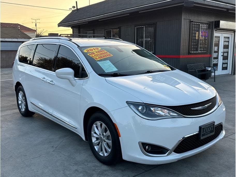 2019 Chrysler Pacifica Touring L FWD