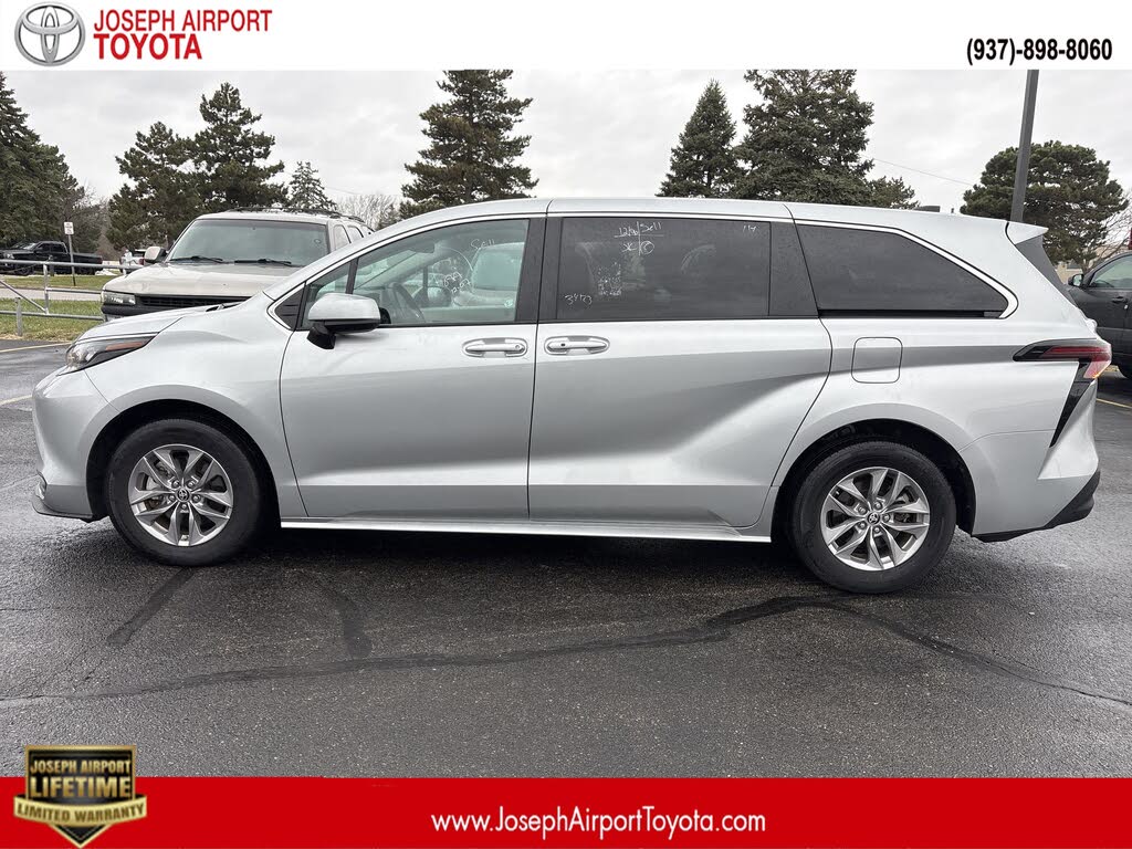 2024 Toyota Sienna LE 8-Passenger FWD