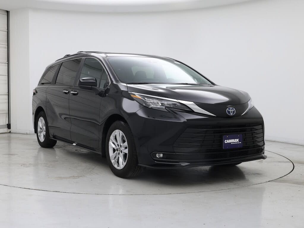2025 Toyota Sienna XLE 7-Passenger AWD