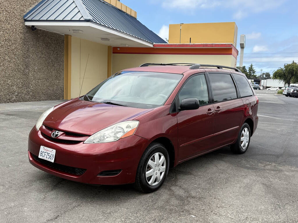 2006 Toyota Sienna CE 8-Passenger