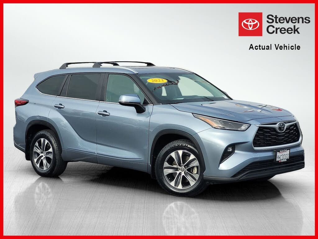 2023 Toyota Highlander XLE FWD