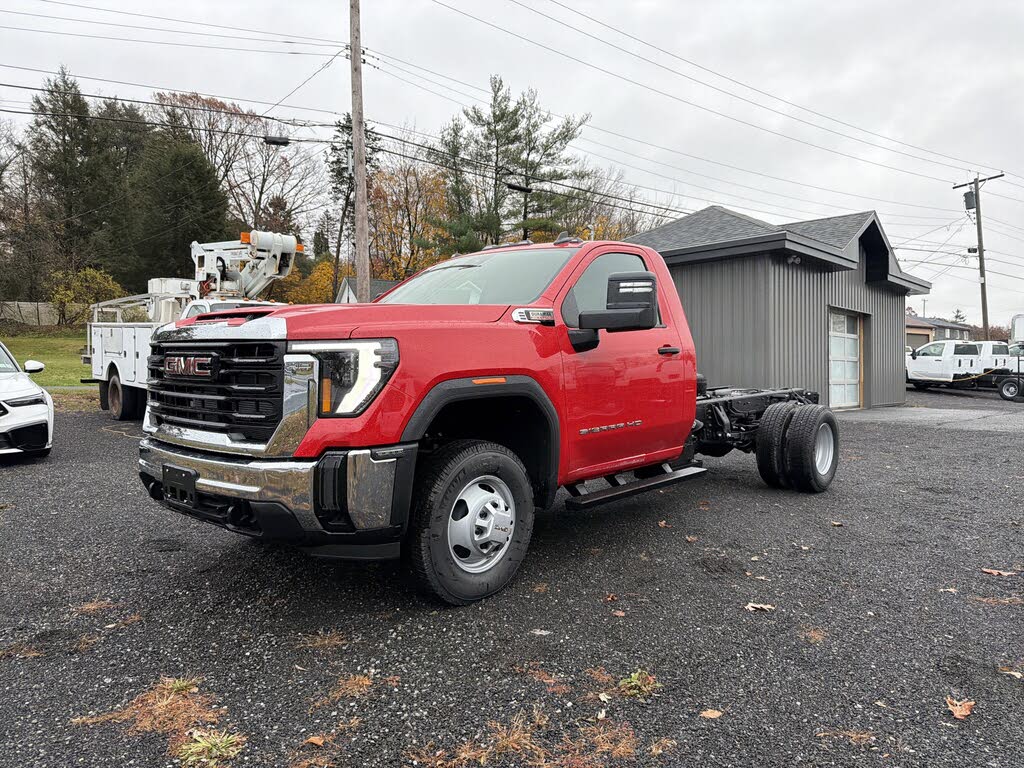 2025 GMC Sierra 3500HD Chassis Pro Regular Cab 4WD